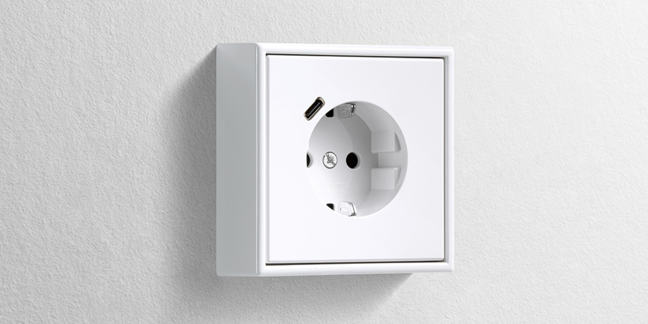 Erweiterter Anschlussraum für die Nachrüstung bei Elektro-Anlagen Kadner in Pirna